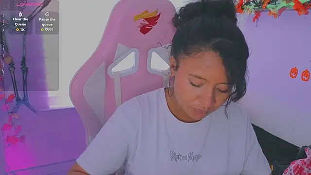 keyla roberts777 online show from 10/15/25, 03:23