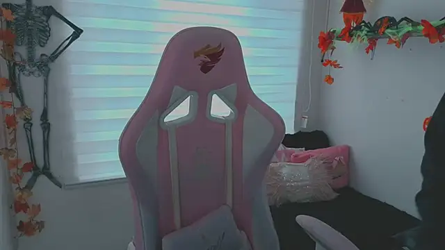 keyla roberts777 online show from 10/16/25, 04:52