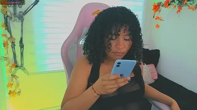 keyla roberts777 online show from 10/27/25, 07:29