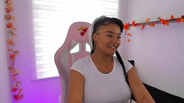 keyla roberts777 online show from 11/18/25, 03:16