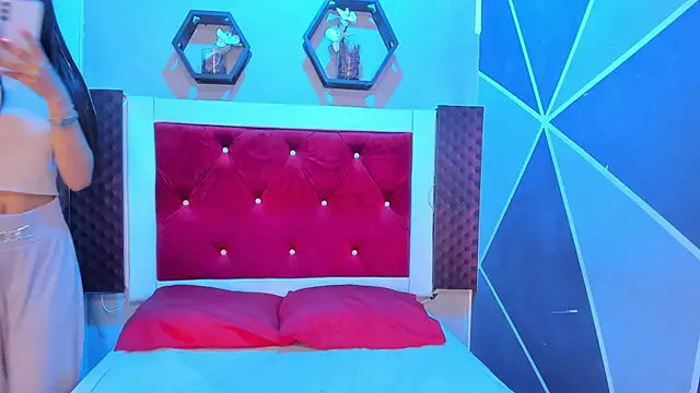 Karoll014 online show from 10/10/25, 12:04