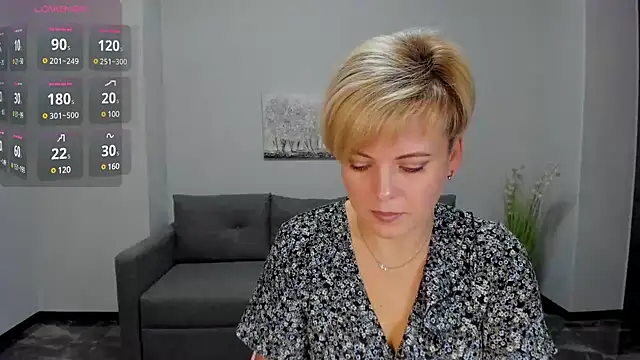Snapshot of Julia_Wilsone chatting on 12/07/24, 06:32 Julia Wilsone online show from 12/07/24, 06:32