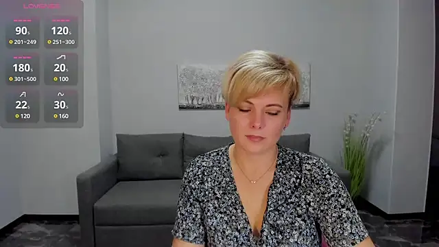 Snapshot of Julia_Wilsone chatting on 12/07/24, 09:39 Julia Wilsone online show from 12/07/24, 09:39