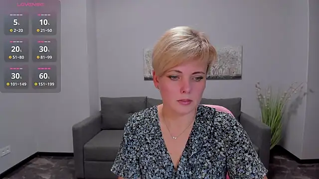 Snapshot of Julia_Wilsone chatting on 12/10/24, 01:00 Julia Wilsone online show from 12/10/24, 01:00