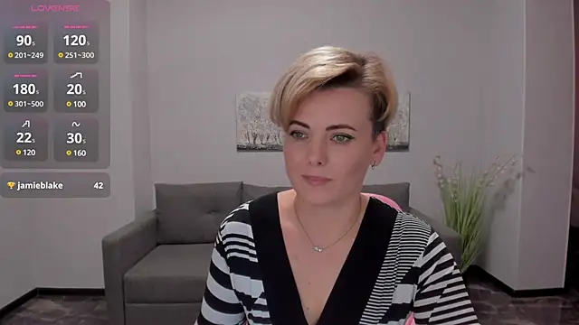 Snapshot of Julia_Wilsone chatting on 12/13/24, 10:19 Julia Wilsone online show from 12/13/24, 10:19
