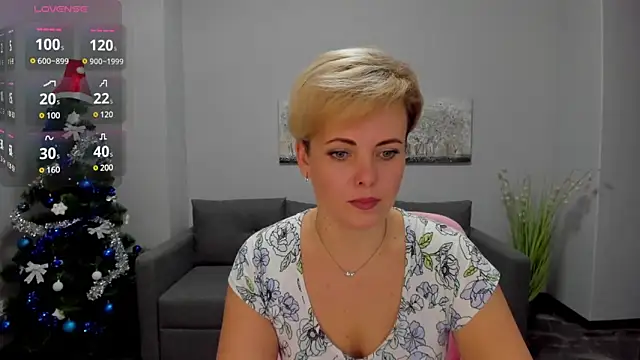 Snapshot of Julia_Wilsone chatting on 12/18/24, 06:43 Julia Wilsone online show from 12/18/24, 06:43
