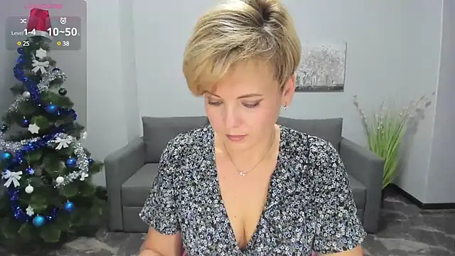 Snapshot of Julia_Wilsone chatting on 12/22/24, 12:49 Julia Wilsone online show from 12/22/24, 12:49