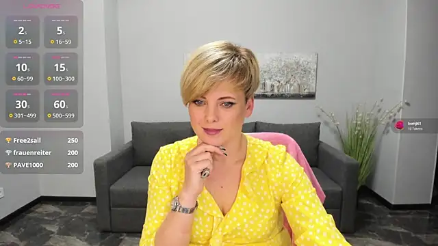 Snapshot of Julia_Wilsone chatting on 01/18/25, 03:59 Julia Wilsone online show from 01/18/25, 03:59