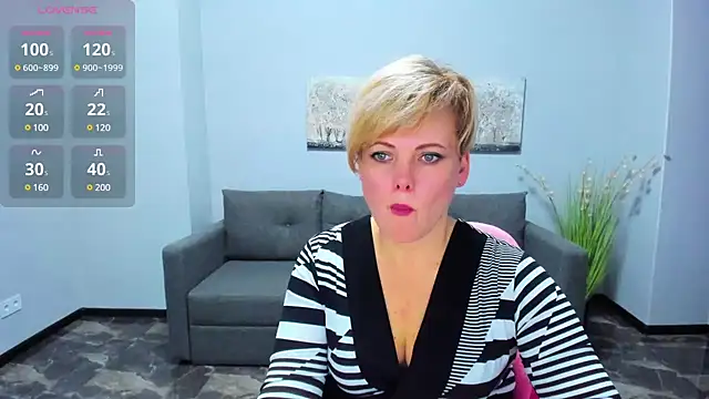 Snapshot of Julia_Wilsone chatting on 01/26/25, 12:43 Julia Wilsone online show from 01/26/25, 12:43