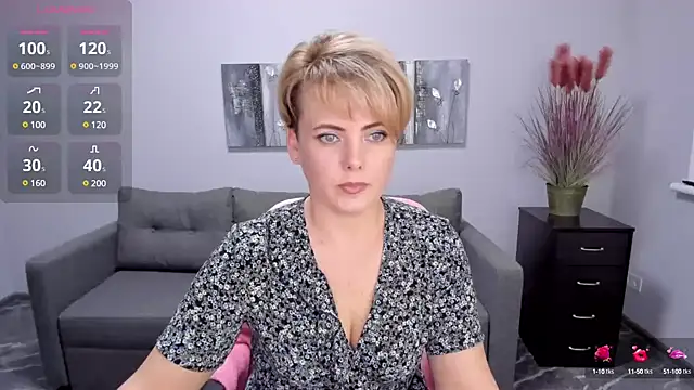 Snapshot of Julia_Wilsone chatting on 02/01/25, 12:58 Julia Wilsone online show from 02/01/25, 12:58