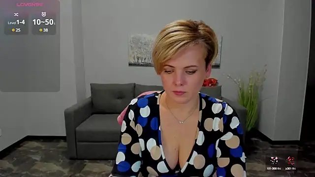 Snapshot of Julia_Wilsone chatting on 02/19/25, 06:10 Julia Wilsone online show from 02/19/25, 06:10