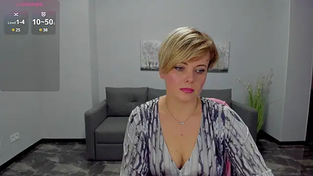 Snapshot of Julia_Wilsone chatting on 02/21/25, 12:50 Julia Wilsone online show from 02/21/25, 12:50