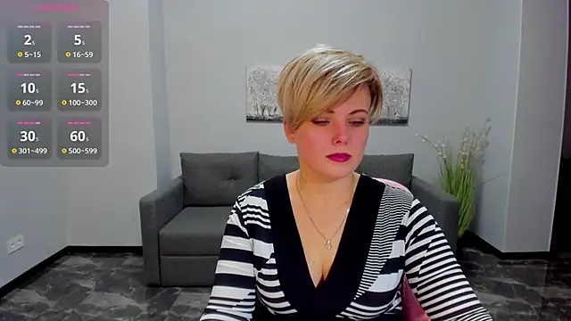 Snapshot of Julia_Wilsone chatting on 03/04/25, 12:33 Julia Wilsone online show from 03/04/25, 12:33