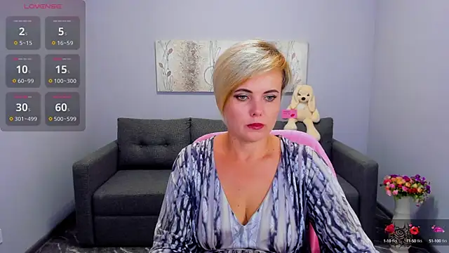 Snapshot of Julia_Wilsone chatting on 09/15/25, 11:54 Julia Wilsone online show from 09/15/25, 11:54