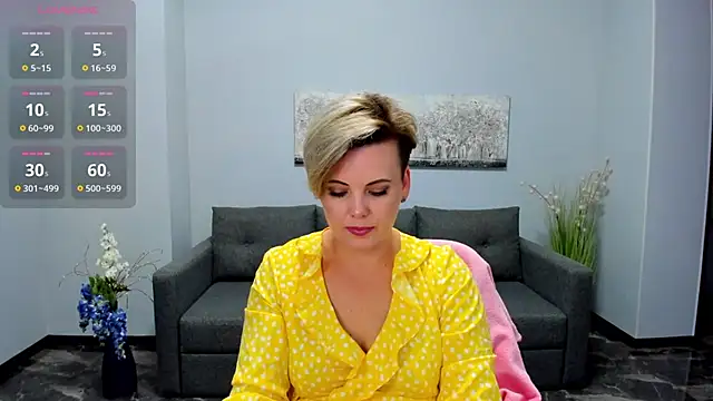Snapshot of Julia_Wilsone chatting on 10/03/25, 11:51 Julia Wilsone online show from 10/03/25, 11:51