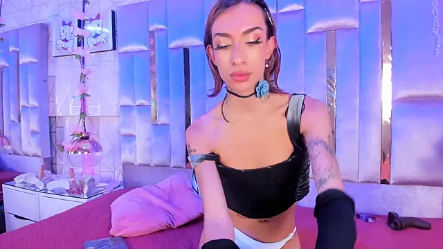 MadisonWood01 online show from 03/18/25, 10:57