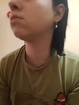 Gussie Bridie online show from 10/18/25, 05:43