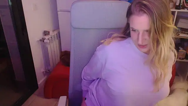 Snapshot of Pinkyladyxxx chatting on 02/25/25, 11:33 Pinkyladyxxx online show from 02/25/25, 11:33