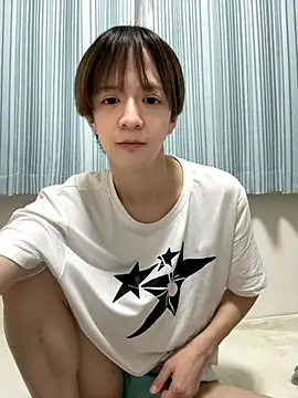 Snapshot of yuuuuma578 chatting on 11/05/25, 06:35 yuuuuma578 online show from 11/05/25, 06:35