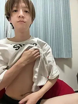 Snapshot of yuuuuma578 chatting on 11/17/25, 02:45 yuuuuma578 online show from 11/17/25, 02:45