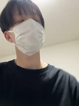 Snapshot of yuuuuma578 chatting on 11/19/25, 02:50 yuuuuma578 online show from 11/19/25, 02:50