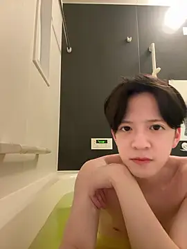 Snapshot of yuuuuma578 chatting on 11/22/25, 02:05 yuuuuma578 online show from 11/22/25, 02:05