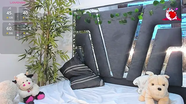 Snapshot of Black_Rose2 chatting on 02/01/25, 05:47 Black Rose2 online show from 02/01/25, 05:47