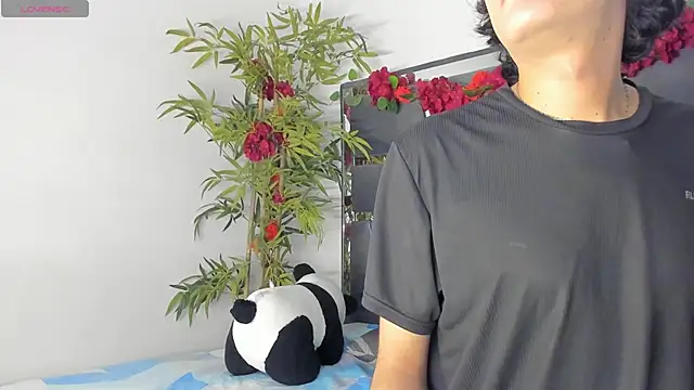 Snapshot of Black_Rose2 chatting on 03/19/25, 11:39 Black Rose2 online show from 03/19/25, 11:39