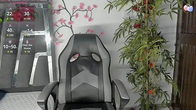 Snapshot of Black_Rose2 chatting on 10/26/25, 11:27 Black Rose2 online show from 10/26/25, 11:27