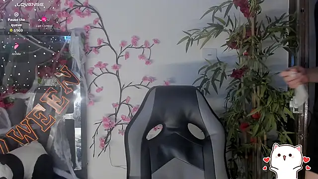 Snapshot of Black_Rose2 chatting on 10/31/25, 12:06 Black Rose2 online show from 10/31/25, 12:06