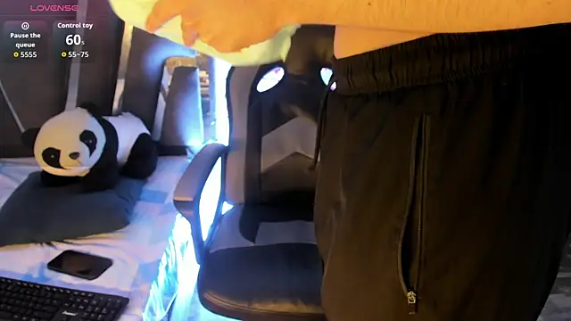 Snapshot of Black_Rose2 chatting on 11/12/25, 11:21 Black Rose2 online show from 11/12/25, 11:21