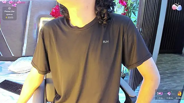 Snapshot of Black_Rose2 chatting on 11/15/25, 11:29 Black Rose2 online show from 11/15/25, 11:29