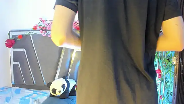 Snapshot of Black_Rose2 chatting on 11/16/25, 11:27 Black Rose2 online show from 11/16/25, 11:27