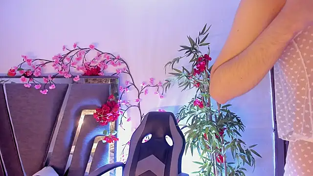 Snapshot of Black_Rose2 chatting on 11/19/25, 11:32 Black Rose2 online show from 11/19/25, 11:32