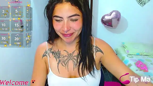 Snapshot of _luna_torres chatting on 12/12/24, 12:05  luna torres online show from 12/12/24, 12:05