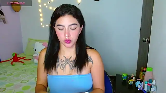 Snapshot of _luna_torres chatting on 02/28/25, 11:23  luna torres online show from 02/28/25, 11:23