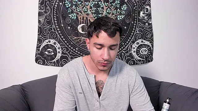 Snapshot of JayMarcos_ chatting on 01/27/25, 12:43 JayMarcos online show from 01/27/25, 12:43