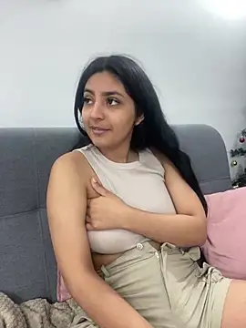 cloe small online show from 12/17/24, 10:12