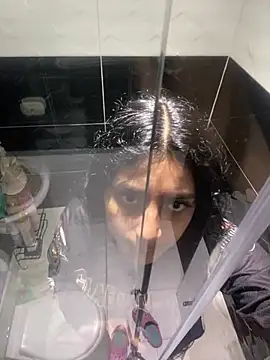 cloe small online show from 12/21/24, 05:25