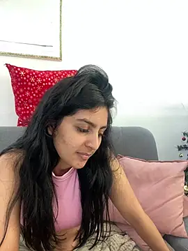 cloe small online show from 12/30/24, 12:31