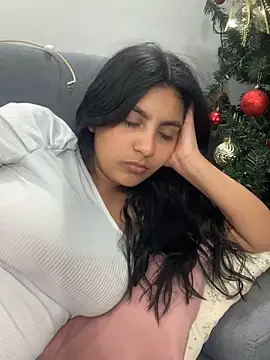 cloe small online show from 01/18/25, 09:34