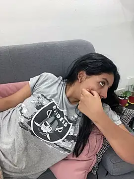 cloe small online show from 01/25/25, 10:29