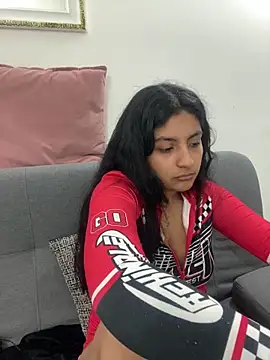 cloe small online show from 01/28/25, 10:56