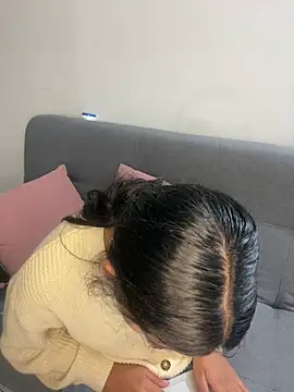 cloe small online show from 02/06/25, 02:00