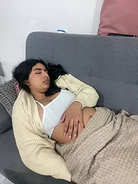 cloe small online show from 02/06/25, 07:13