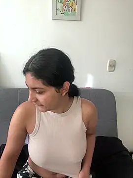 cloe small online show from 02/08/25, 12:50