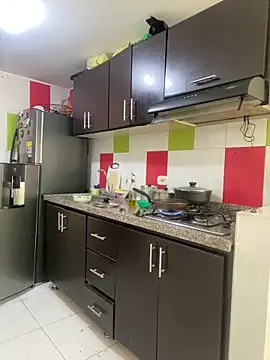 cloe small online show from 02/13/25, 03:56