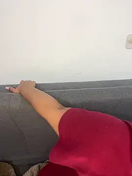 cloe small online show from 02/15/25, 05:41