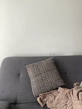 cloe small online show from 02/16/25, 03:05