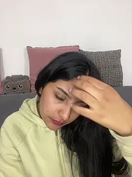 cloe small online show from 02/22/25, 02:17